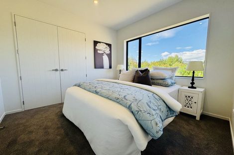 Photo of property in 72 Arran Drive, Orewa, 0931