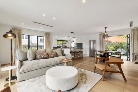 Photo of property in 2/2 Omana Road, Milford, Auckland, 0620