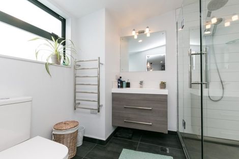 Photo of property in 6 Satchell Way, Kaiwharawhara, Wellington, 6035