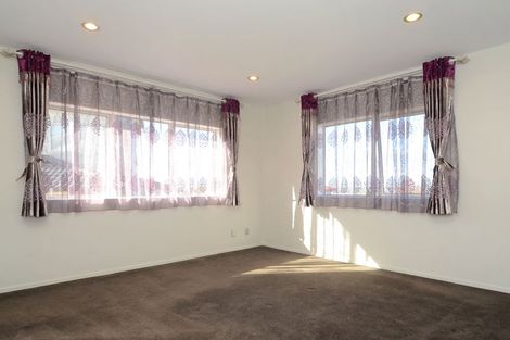 Photo of property in 75 San Valentino Drive, Henderson, Auckland, 0612