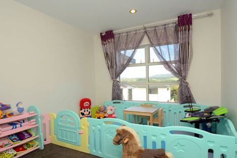 Photo of property in 75 San Valentino Drive, Henderson, Auckland, 0612