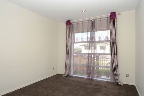 Photo of property in 75 San Valentino Drive, Henderson, Auckland, 0612