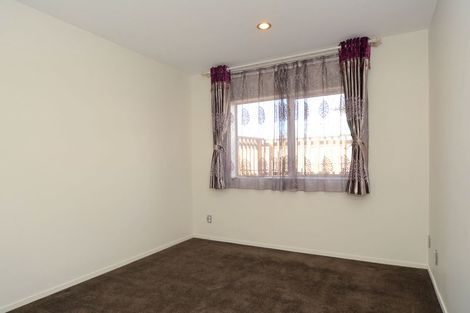 Photo of property in 75 San Valentino Drive, Henderson, Auckland, 0612