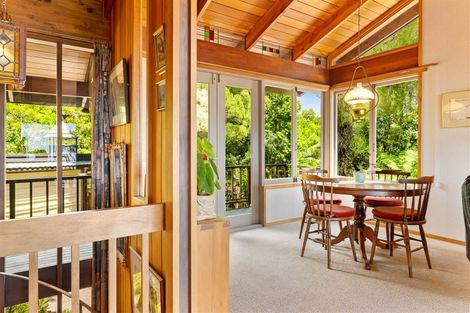 Photo of property in 13 Quinns Road, Waiatarua, Auckland, 0612