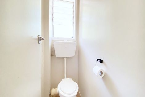 Photo of property in 2/4173a Great North Road, Glen Eden, Auckland, 0602