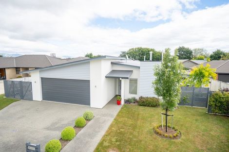 Photo of property in 32 Liberty Grove, Kelvin Grove, Palmerston North, 4414