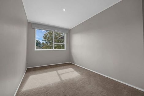 Photo of property in 17 Landow Place, Henderson, Auckland, 0612