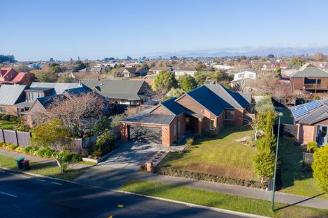 Photo of property in 136 Rothesay Road, Parklands, Christchurch, 8083