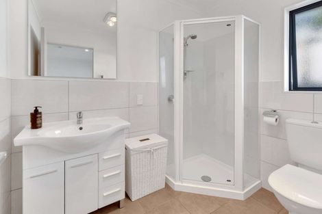 Photo of property in 4 Barry Curtis Place, Levin, 5510