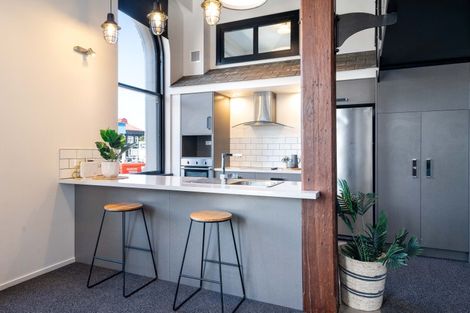 Photo of property in 2/5 Jetty Street, Dunedin Central, Dunedin, 9016