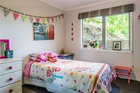 Photo of property in 15a Elizabeth Street, Pukerua Bay, 5026