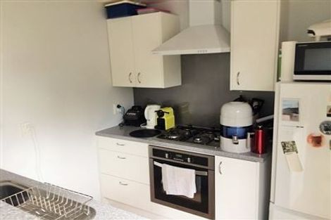 Photo of property in 124 Taylor Terrace, Tawa, Wellington, 5028