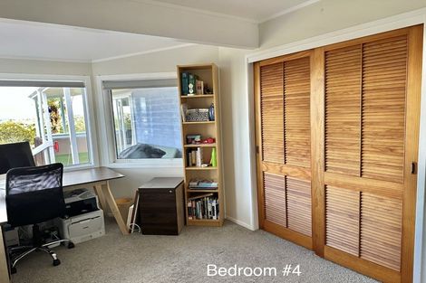 Photo of property in 81 Luckens Road, West Harbour, Auckland, 0618