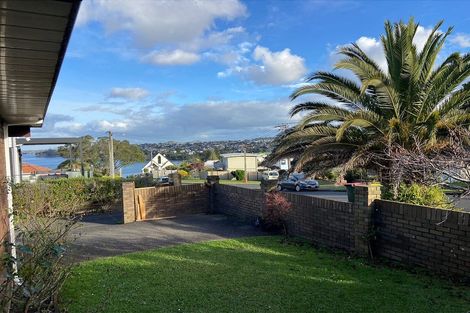 Photo of property in 1/10 Newburn Road, Waiake, Auckland, 0630