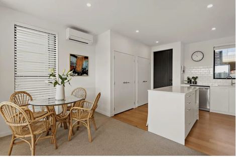 Photo of property in 8/52 High Street, Island Bay, Wellington, 6023