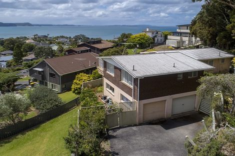 Photo of property in 236 Whangaparaoa Road, Red Beach, 0932