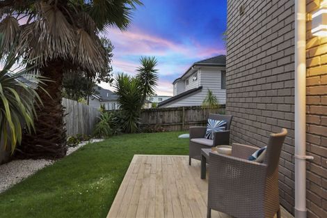 Photo of property in 20 Mulroy Place, Pinehill, Auckland, 0632