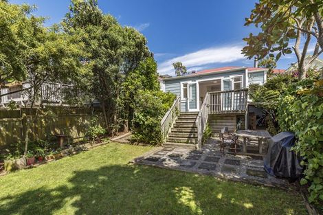 Photo of property in 33 Edinburgh Terrace, Berhampore, Wellington, 6023