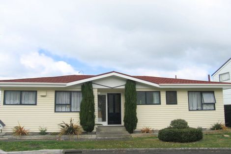 Photo of property in 10 Aramoana Place, Maupuia, Wellington, 6022