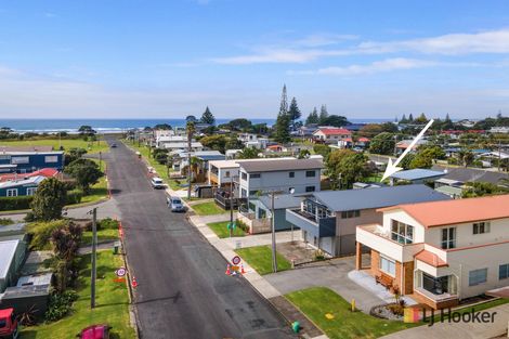 Photo of property in 15 Brighton Road, Waihi Beach, 3611