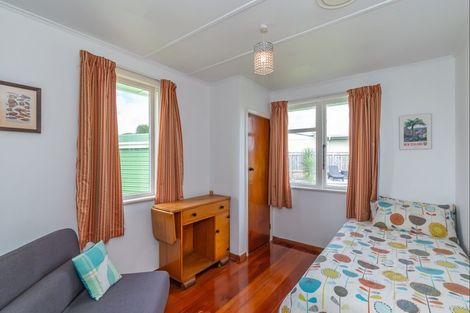 Photo of property in 12 Te Kiri Street, Himatangi Beach, Foxton, 4891