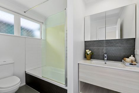 Photo of property in 1/48 Bond Crescent, Forrest Hill, Auckland, 0620