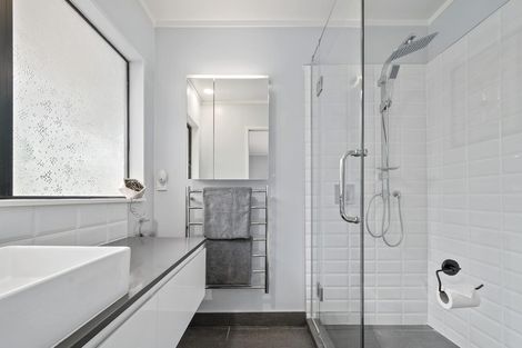 Photo of property in 103 Waitakere Road, Waitakere, Auckland, 0816