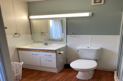 Photo of property in 2/366a Glenfield Road, Glenfield, Auckland, 0629