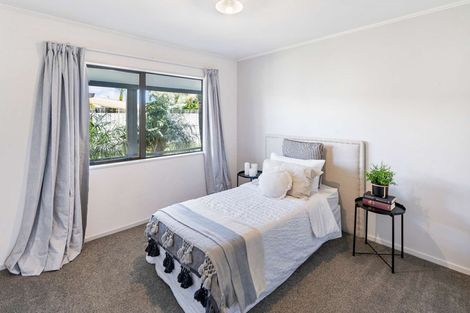 Photo of property in 5b Emery Place, Papamoa Beach, Papamoa, 3118