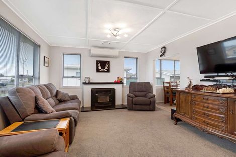 Photo of property in 22 Egmont Street, Castlecliff, Whanganui, 4501