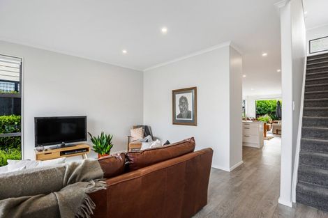 Photo of property in 16 Sacred Kingfisher Road, Hobsonville, Auckland, 0616