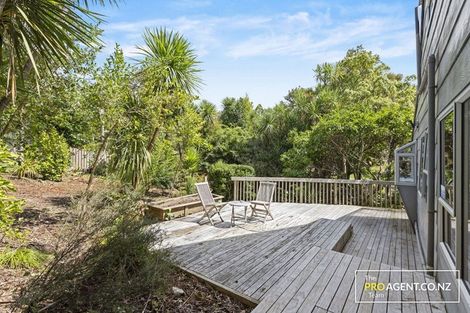 Photo of property in 639 Huia Road, Parau, Auckland, 0604