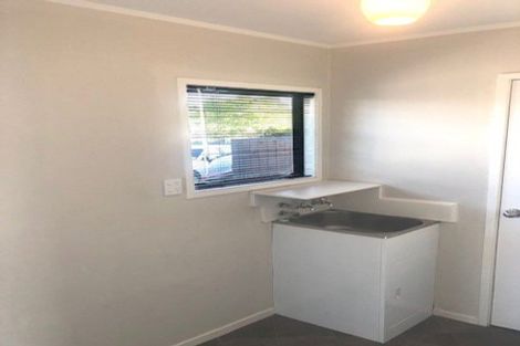Photo of property in 2/25 Melleray Place, Randwick Park, Auckland, 2105