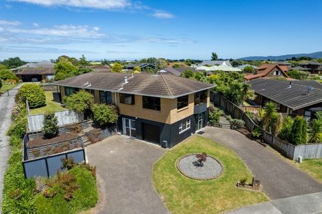 Photo of property in 5 Chilton Drive, Paraparaumu, 5032