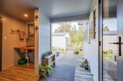 Photo of property in 100 Cole Street, Dannevirke, 4930