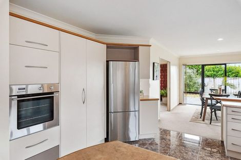 Photo of property in 26 Quadrant Heights, Paraparaumu, 5032