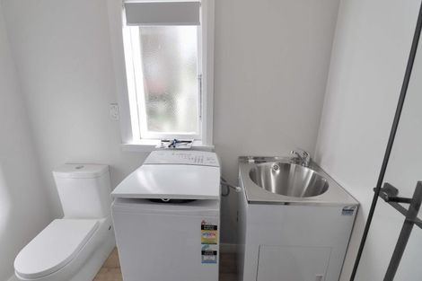 Photo of property in 55 Hungerford Road, Houghton Bay, Wellington, 6023