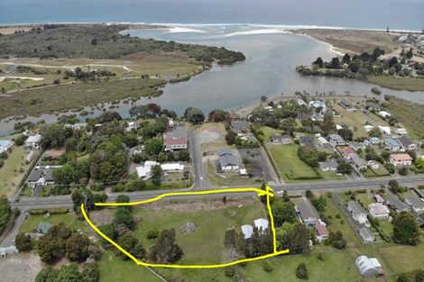 Photo of property in 53 Marsden Point Road, Ruakaka, 0116