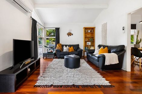 Photo of property in 26 Acacia Road, Torbay, Auckland, 0632