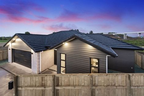 Photo of property in 15 Waikaka Place, Rototuna North, Hamilton, 3210