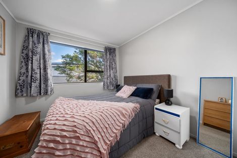 Photo of property in 6 Wantwood Grove, Churton Park, Wellington, 6037