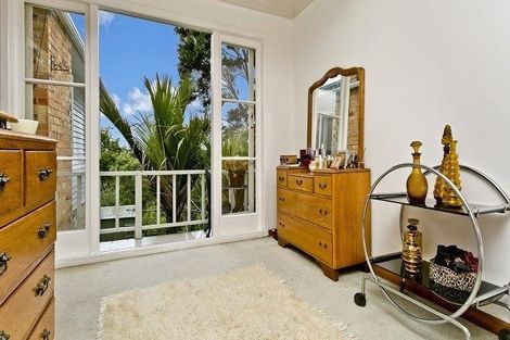 Photo of property in 255 Glenfield Road, Hillcrest, Auckland, 0627