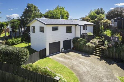 Photo of property in 18 Dunton Drive, Welcome Bay, Tauranga, 3112