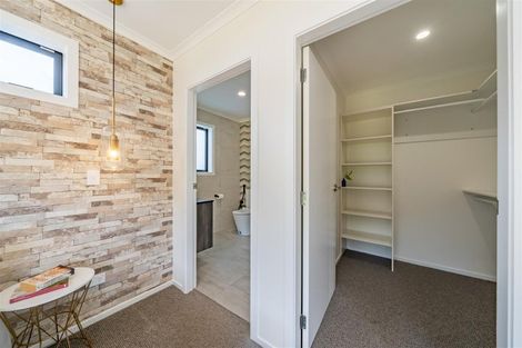 Photo of property in 11 Buddle Road, Wallaceville, Upper Hutt, 5018