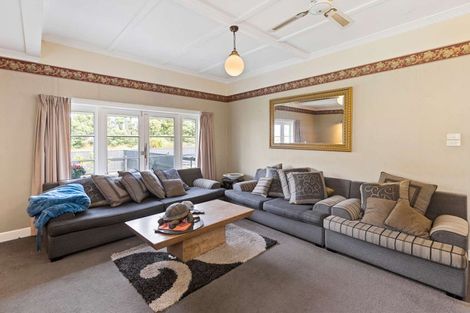 Photo of property in 43 Station Road, Marton, 4710