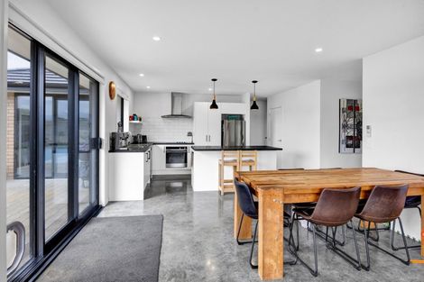 Photo of property in 1 Macbeth Street, Stratford, 4332