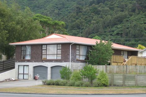 Photo of property in 150 California Drive, Totara Park, Upper Hutt, 5018