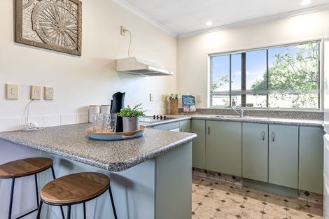 Photo of property in 2/38 Sandwich Road, St Andrews, Hamilton, 3200