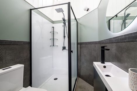 Photo of property in 77 Te Wahapu Road, Russell, 0272