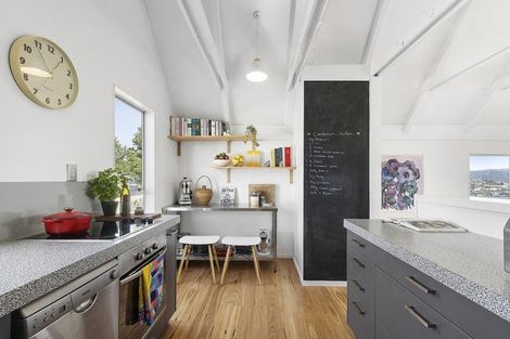 Photo of property in 77 Kaikoura Street, Maupuia, Wellington, 6022